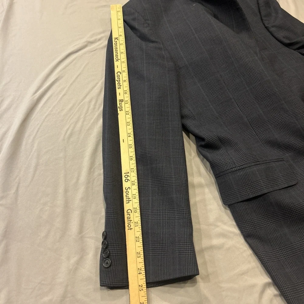 Jos A Bank 48 R Sport Coat 100% Wool Gray Glen Plaid Two Button‎ Lined Vented